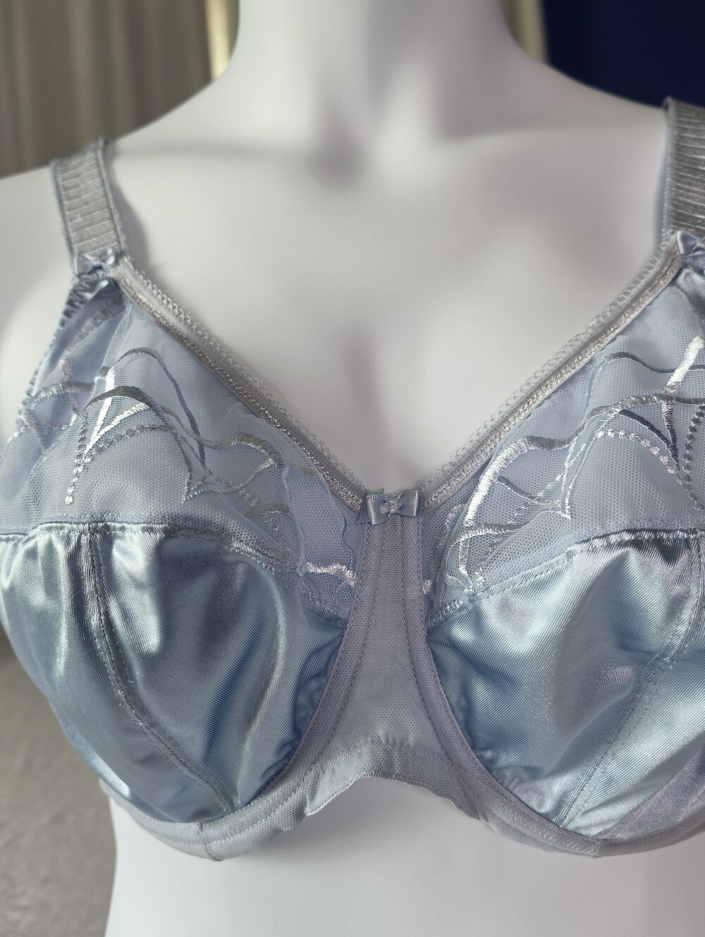 Elomi Cate EL4030ALA Full Cup Side Support Underwire Banded Bra 40G Light Blue